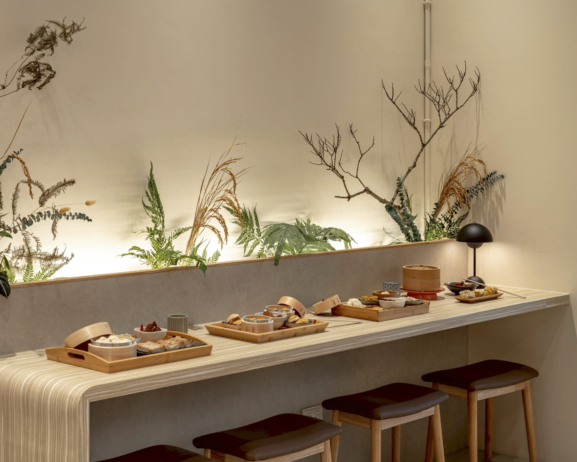 LINE_ALBUM_餐廳情境照_251006_12